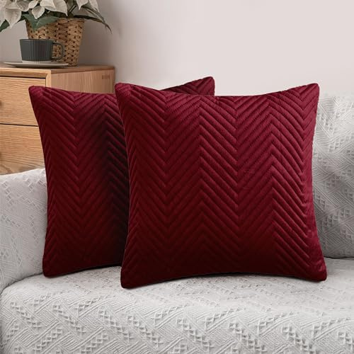 Hafaa Cushions with Covers Included 45 x 45 Cm Set of 4 (2 Burgundy Cushion Covers, 2 Cushion Inserts) - Ultrasonic Velvet Square Throw Pillow Case Sofa Cushion with Invisible Zipper