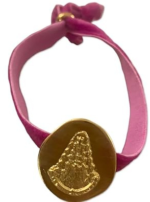 Pulsera Virgen del Rocío Dorada con Correa Terciopelo Elástica Ajustable Navidad, Reyes, Confirmación, Cumpleaños, Aniversario, Fiesta (Rosa Fucsia)