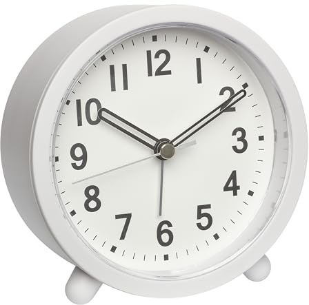 TFA Dostmann Réveil Matin analogique, 60.1043.02, sans tic-tac, avec rétroéclairage, Silencieux, à Piles, Horloge de Table, Alarme avec Fonction Snooze, Style rétro, Blanc