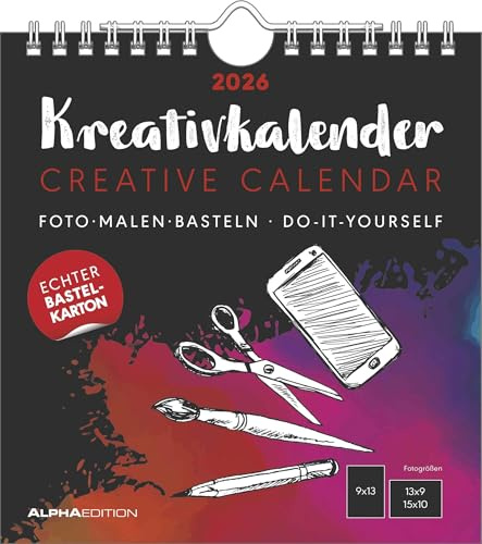 Alpha Edition - Kreativ-Kalender Schwarz 2026 – Bastelkalender 16×17 cm mit Platz für Fotos & eigene Gestaltung, schwarzer Hintergrund, auch als Tischkalender nutzbar, ideal für kreative DIY-Geschenke