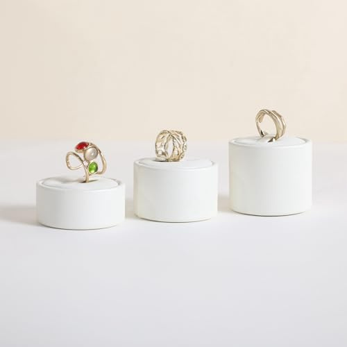 GemeShou 3pcs White Ring Display Stand for Selling, PU Leather Jewelry Ring display holder, Jewelry ring storage organizer for boutique store or Home Decor【Round-3 pcs】