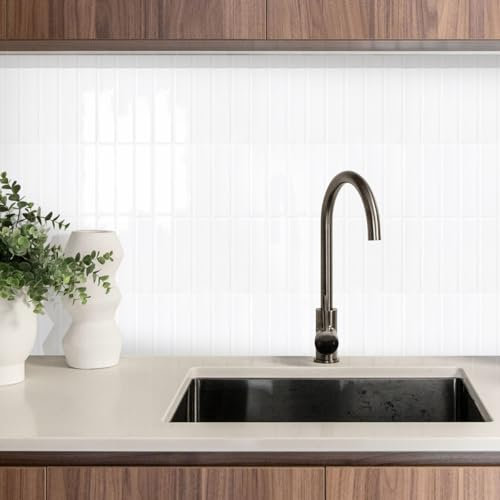 COMSTICKC Azulejos Adhesivos Blanco, Línea Recta Vertical, 10 Piezas 30.5x30.5 cm, Azulejos Autoadhesivos 3D, Baldosas Adhesivas de Vinilo para Salpicadero en Cocina y Baño, Impermeables, Extraíble