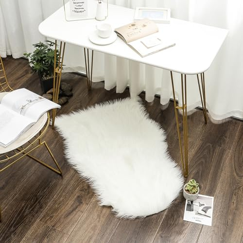 Ruedong Faux Fur Fell Teppich Weiß 40x60 cm, Longhair Flauschiger Schaffell Teppich Lammfell Wohnzimmer Weicher Deko Maschinenwaschbar für Schlafzimmer Stühle Sofa