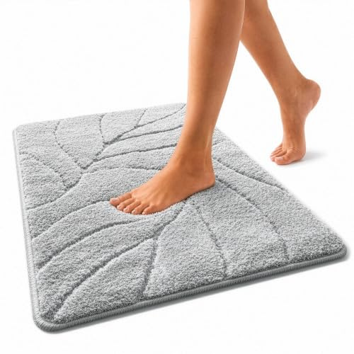 Floordirekt Badteppich - extra flauschig & schnelltrocknend - Badezimmerteppich mit rutschhemmender Rückseite - Badematte Duschvorleger (Maris) (Silber, 80 x 150 cm)