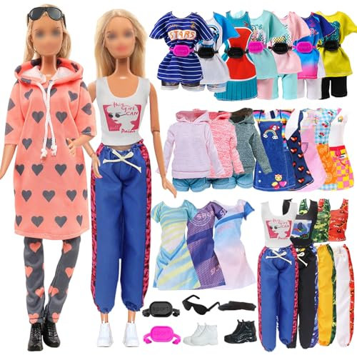 18 Puppen Kleidung und Zubehör, kompatibel mit 11,5 Zoll/30cm Sport-Stil 1 Kapuzenpullover 3 Sportbekleidung 1 Weste 3 Hose 1 Baseballmütze 2 Turnschuhe 4 Kleider 1 Sonnenbrille 2 Gürteltaschen