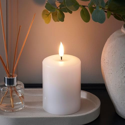 Ember Candles™ 10 cm signatur vitt fjärrstyrt LED-ljus – 100 % äkta vax, ultrarealistisk flamma, handhälld design, batteridriven, 6 timmars timer för säker inomhusanvändning (utan fjärrkontroll)