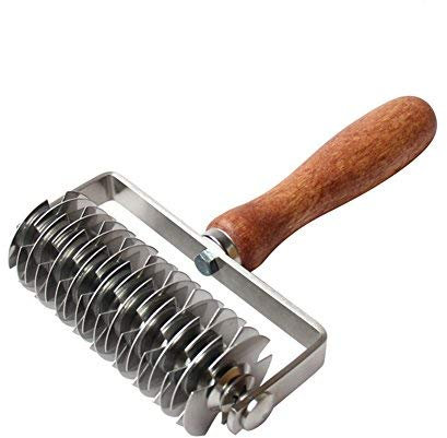 Oriental riverkit Rouleau à Losanges Pizza Lattice Cutter Roller, Rouleau Coupe-pâtes en Acier Inoxydable, Mini Cuisine Pâte À Cuire Pain, pour Découper De La Pâte à Pâtisserie 13,3 X 20,5 X 5 Cm