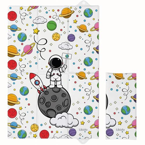 Kikido Materassino Fasciatoio Portatile Neonato 40x60 cm - Astronauta - Cuscino Fasciatoio Morbido, Pieghevole e Impermeabile 60x40 - Materassino Da Viaggio per Cambio Pannolino