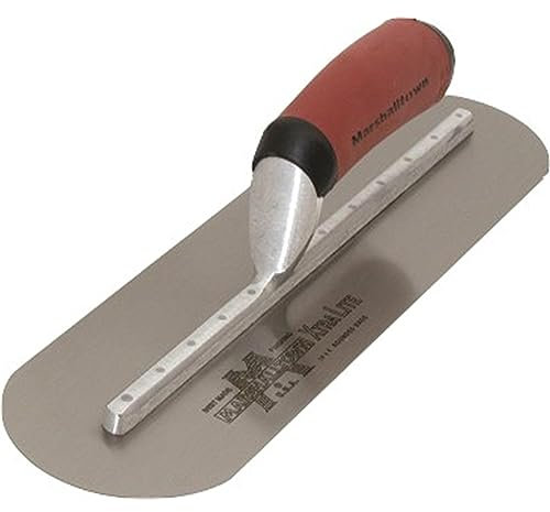 Frattazzo lisciante Marshalltown con estremità completamente arrotondate e manico curvo Durasoft, in acciaio al carbonio, molto adatto per pavimenti, dimensioni: 457x127 mm