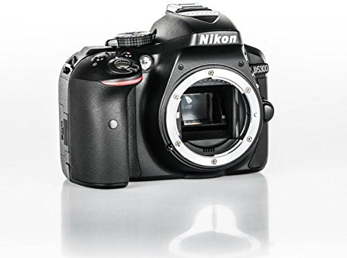 Nikon Appareil Photo Réflex Numérique D5300 24.2 MP - Ecran 3.2' - Vidéo Full HD - Wi-FI + Objectif AF-S DX NIKKOR 18-140MM F/3.5-5.6G Ed VR