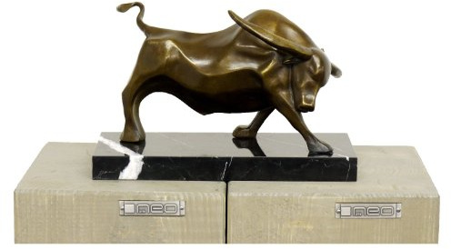 Konst & atmosfär – modern bronsfigur – kraftfull tjur – signerad av Milo – äkta brons – tjurskulptur – börstjur – Charging Bull – dekorationsfigur