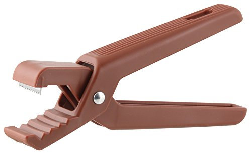 Fackelmann Taglia castagne, per tagliare e sbucciare facilmente, materiale in plastica alimentare con lame in acciaio inossidabile, dimensioni circa 17.5 x 2.5 cm, colore marrone