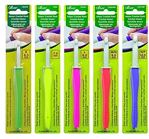 Clover Amour Crochet Hooks - Set of 5 - for Working with Thick Yarns