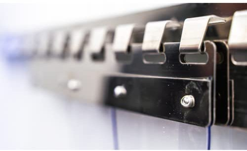 AirTech-UK PVC Strip Curtain Door Kit 1 x 2 meters Coldroom Warehouse Catering Vinyl Clear Plastic with 5 Strips (2mm Thick and 200mm Wide), Stainless Steel Rail and Clamps