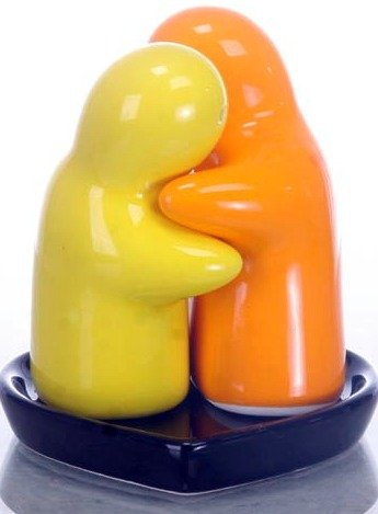 Saliera e Pepiera ceramica regalo coppia insieme con piatto cuore Giallo/Arancione/Nero