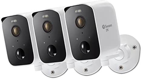 Swann CoreCam Pro Lot de 3 caméras de sécurité sans fil, 2K HD, intérieur/extérieur, projecteur, conversation bidirectionnelle et sirène, détection de mouvement thermique, vision nocturne en couleur,