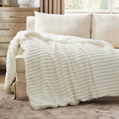 BEDSURE Sherpa Decke Kuscheldecke 150x200 - Warme Sofadecke, Weiß | Dicke Wolldecke Flauschig, Geschenke für Frauen, Winterdecke für Couch, Schlafzimmer & Wohnzimmer,Waschbar