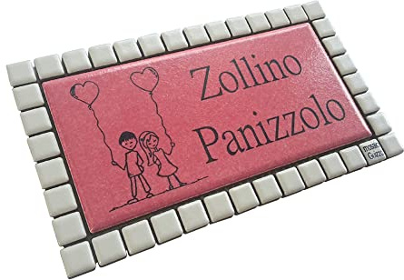 GUIZZO creart - Targa Personalizzata Nomi/Via in Ceramica, Targhetta Modificabile con Cornice Mosaico, Targhetta Porta Ingresso Numero Civico Esterno Made in Italy 17x9.5H cm, Rosa Scuro/Bianco