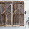ABAKUHAUS Duschvorhang, Holz Tür von Einer Scheune mit Nussbaum Kirsche und Eichenholz Tönen Digitale Illustration Druck, Stoffliches Gewebe Badezimmerdekorationsset mit Haken, 175 X 200 cm,Braun