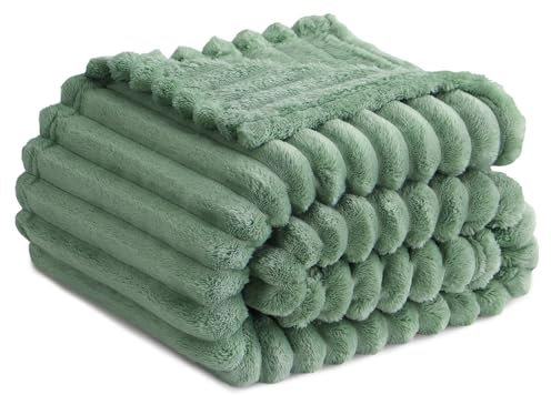 RUIKASI Fleece Throw Blanket for Sofa - Single Fluffy Green Throws for Sofas Large, Soft Warm Blanket Throw for Couch, Luxury Decorative Ribbed Bed Blanket 130x150cm