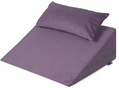 Badum Relax Keilkissen (60x50x21 cm) mit Kopfkissen, Rückenkissen, Relaxkissen, Kissen für Bett, Sofa, Lesekissen mit Gedächtnisschaum - Memory Foam, Bücherkissen, waschbarer Bezug, violett