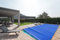 SafeDeluxe Poolplane Rollschutzabdeckung Stangenabdeckung Sicherheitsabdeckung aus LKW Plane ohne Stangen (4,5m x 8,5m, Blau RAL5002)