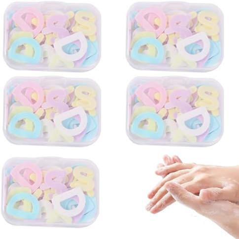 5 Boîtes de Feuilles de Savon de Voyage Portables, Papier Savon Jetable Parfumé pour Lavage des Mains, Mini Savon de Poche Compact pour Camping, Randonnée et Activités en Plein Air - Design Lettres