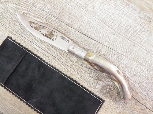 Generico Lecca Arbus Coltello Artigianale Arburesa 22 cm, Manico in Corno di Montone, Lama Incisa Scena Caccia al Cinghiale, Fodero in Velluto
