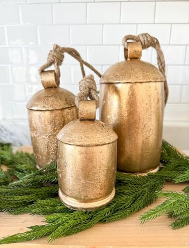 Campanas de vaca doradas grandes vintage para decoración rústica de Navidad, campanillas colgantes en cuerda, campanas de vaca armonía, vintage, hechas a mano, rústicas de la suerte (juego de 3