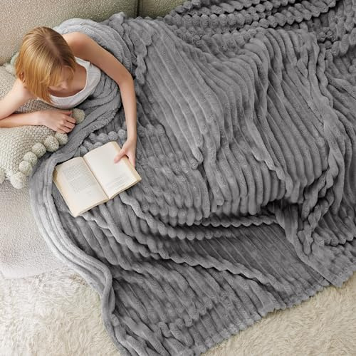 BEDSURE kuscheldecke 220x240 für Zimmer Deko - Tagesdecke, Wolldecke & Fleecedecke, Sofadecke, Weiche Warme Grobe Korddecke für Couch, Geschenke für Frauen, XXL Große Decke, Grau, 220 x 240 cm
