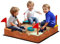 AIYAPLAY Sabbiera per Bambini 3-7 Anni a Forma di Castello con 4 Sedute con Bandierine, Sabbionaia per Bambini in Legno di Abete, 90x90x17 cm, Multicolore