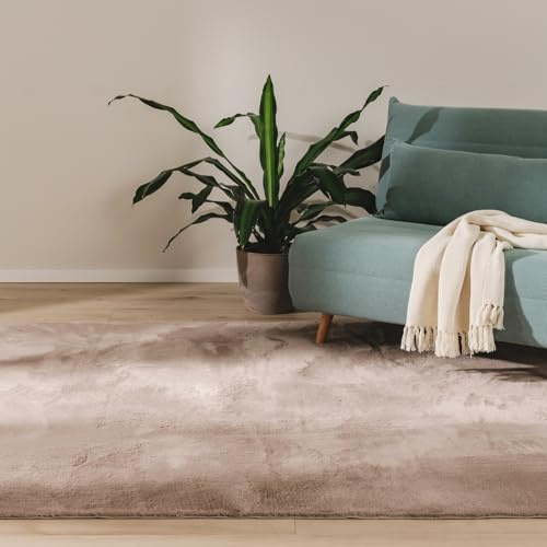 benuta Basic Kunstfaser Fellteppich Furry - Taupe 200x290 cm - Weicher Wohnzimmerteppich - Anti-Rutsch-Rückseite - Waschbar - Für Fußbodenheizung geeignet