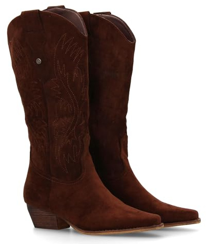 Botin campero con Grabado en la Cana, Tacon cuadrdo bajo, Cierre de Cremallera. Coleccion Otono Invierno 2023