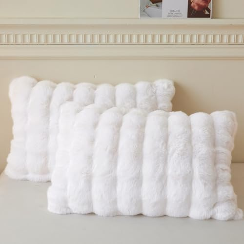 LIFEREVO 2 Pack Fluffy Faux Rabbit Fur Standard Pillow Cases 50x75cm, White | Soft Plush Bubble Bed Pillowcases with Zipper, Washable Decorative Furry Shaggy Long Pillow Shams Bedroom Living Room Office