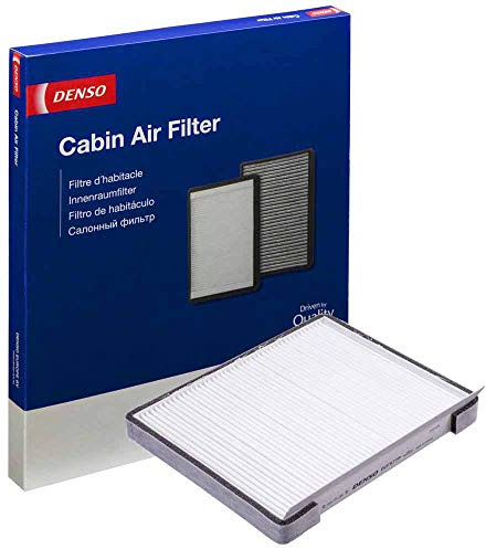 DENSO kombinationshyttfilter DCF577P: Pollenfilter i flera lager blockerar föroreningar och lukter. OE-kvalitet, bred fordonstäckning - för ren luft och mer komfort i bilen.