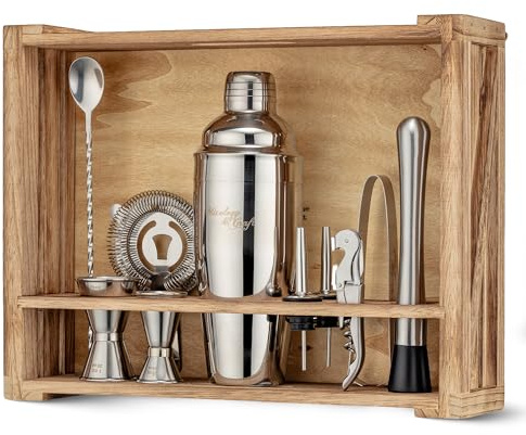 Mixology & Craft Set di shaker per cocktail rustico, include supporto in legno, kit completo da bar con shaker da 24 once, doppio misurino, versatore, pestello, colino, perfetto per baristi domestici