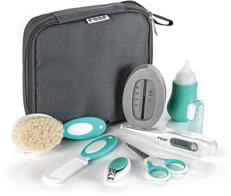 reer BabyCare - Set per la cura del bambino, 9 pezzi, per la cura dei bambini, termometro per febbre, termometro per il bagno, aspiratore nasale, cura dei denti e delle unghie, con pratica custodia da