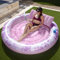 Sloosh Tanning Pool Lounger Float, Runde Sonnenwanne zum Sonnenbaden, Robuste Aufblasbare Pool Floats Für Erwachsene Für Den Außenbereich, Hinterhof, Swimmingpool, Rosa