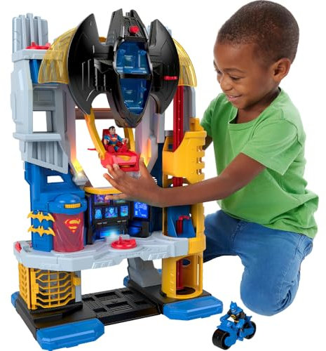 Fisher-Price IMAGINEXT DC Super Friends - Ultimatives Hauptquartier mit Batman- und Superman-Figuren, Batwing-Flugzeug und Batcycle zum Anschieben - Spielset für Kinder von 3 bis 8 Jahren, HNW08