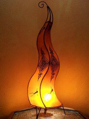 Orientalische Stehlampe Mogador Orange 90cm Lederlampe Hennalampe Lampe | Marokkanische Große Stehlampen aus Metall, Lampenschirm aus Leder | Orientalische Dekoration aus Marokko, Farbe Orange