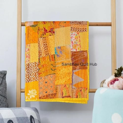 Sambhav Quilt Hub Handgefertigte Vintage-Sari-Patchwork-Kantha-Steppdecke, Vintage-Stil, dekorative Tagesdecke, Quilten, Hippie-Steppdecke, King-Size-Bett, Überwurf, Decke (gelb, 152,4 x 228,9 cm)