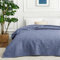Love's cabin Tagesdecke 200x220 Blau, Ultra Weiche Bett Quilt Leichte Mikrofaser Tagesdecken Bettüberwurf 200x220, Moderne Bedspread mit Münzmuster für alle Jahreszeiten (ohne Kissenbezug)