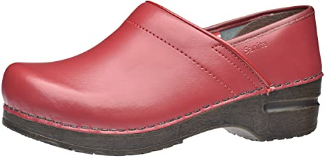 Sanita | Zabella Clog Chiuso | Originale Fatto a Mano da Donna | Plantare anatomico con Schiuma Morbida, Colore: Rosso, 35 EU