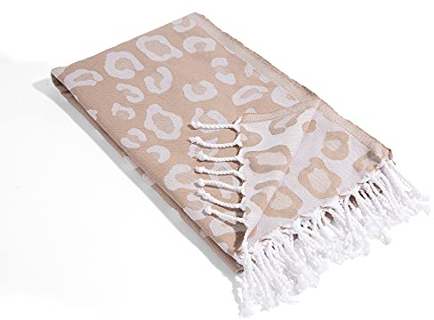 InfuseZen Toalla turca de baño y playa, diseño reversible de leopardo, algodón turco, suave, ligera, absorbente, de secado rápido, sin arena, para piscina, gimnasio, manta, viajes, color beige