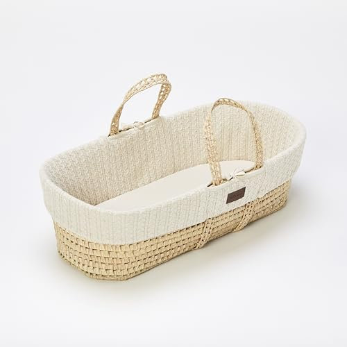The Little Green Sheep Moseskorb Baby – Natürlich gesteppter Moses Korb Babybett mit Matratze, Baby Erstausstattung Neugeborene Kinderbett, Inklusive 28x74cm Natürlicher Matratze, Leine