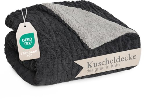 Blumtal Kuscheldecke 150x200 cm mit Zopfstrick-Optik - Oeko-TEX zertifizierte Mikrofaser Fleecedecke mit weicher Sherpa-Innenseite - Kuscheldecke flauschig 150x200 - Decke Sofa in Anthrazit und Grau