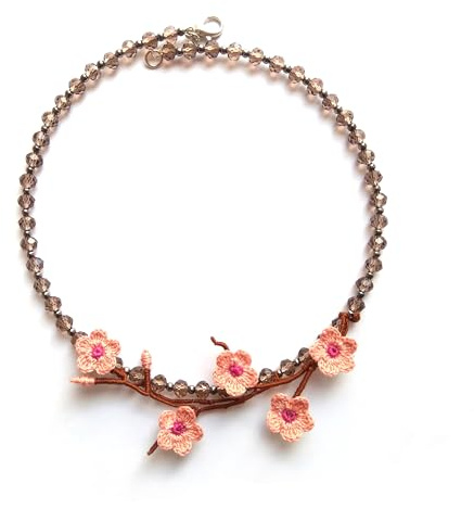 Generico collana con fiori di ciliegio, girocollo rigido con perline di vetro, Gioielli all'uncinetto, grigio/rosa, Made in Italy, Bijoux da donna, Lavorazione Artigianale