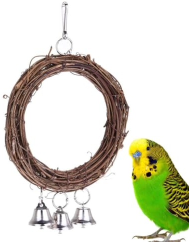 SHINEOFI Balançoire pour Perroquet en Rotin et Métal Anneau Épaissi, Cloche et Boucle Métallique, Suspendu Solide pour Cage ou Jardin Couleur Aléatoire