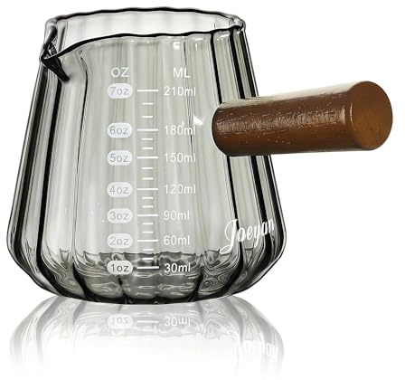 Joeyan 210ml Vaso Medidor de Vidrio Borosilicato con Mango de Madera, 7oz Taza de Expresso Acanalada con Escala, Jarra para Leche con Abertura en V, Measuring Cup para Cóctel, Estilo Origami, Gris