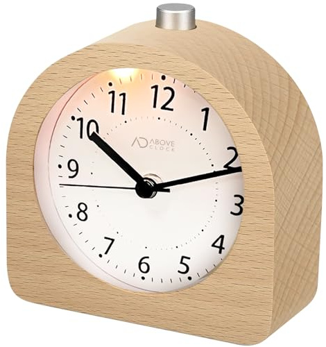 aboveClock analog väckarklocka utan tickande – trä med snooze och nattljus, batteridriven, retro bordsklocka (1 x AA-batteri krävs) – naturligt trä i ljusbrunt